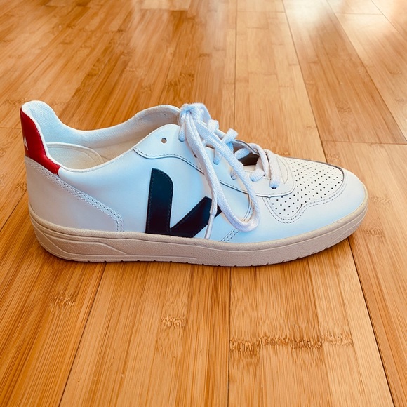 Veja Shoes - VEJA V-10 Lace Up Leather Sneakers NWOT